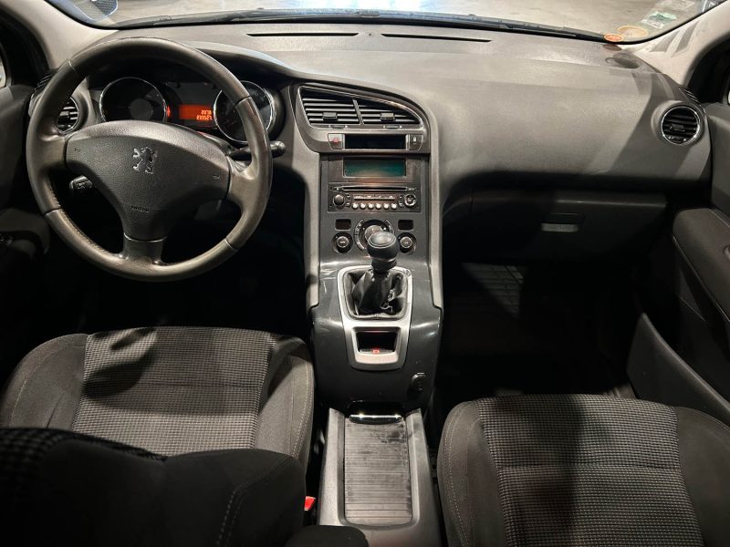 PEUGEOT 5008 1.6HDI 110CH 