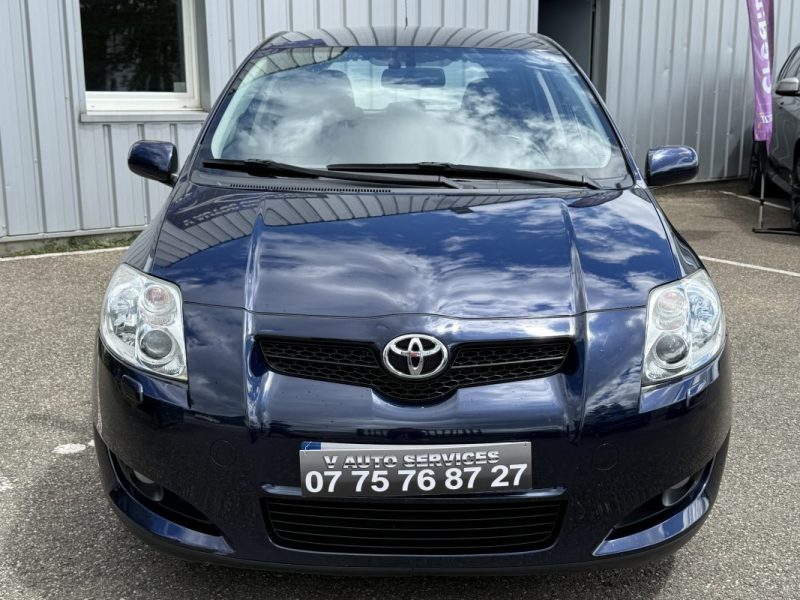 TOYOTA Auris 2.0L 126ch D-4D Terra 5p Garantie 6 Mois