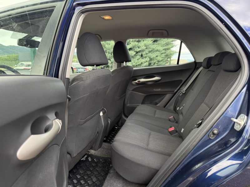 TOYOTA Auris 2.0L 126ch D-4D Terra 5p Garantie 6 Mois
