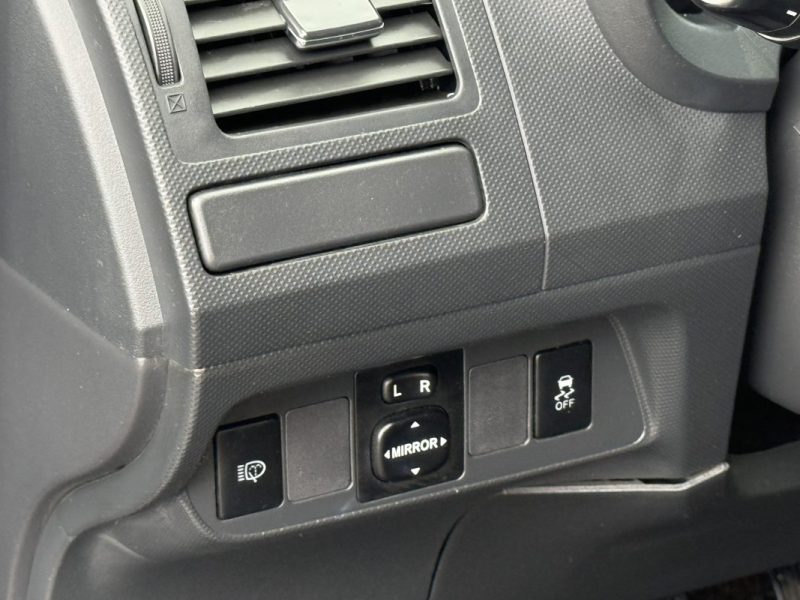 TOYOTA Auris 2.0L 126ch D-4D Terra 5p Garantie 6 Mois