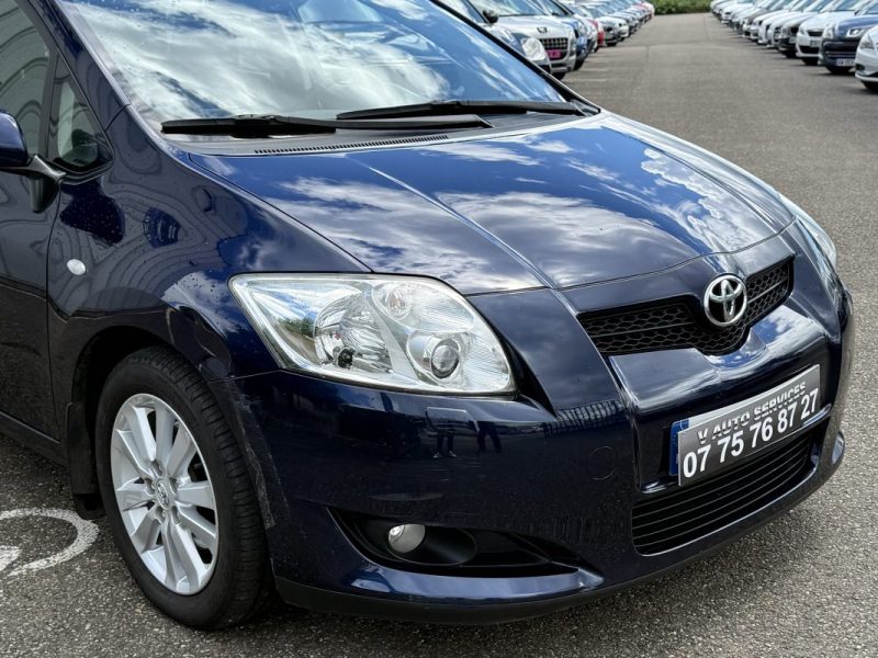 TOYOTA Auris 2.0L 126ch D-4D Terra 5p Garantie 6 Mois
