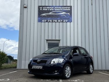TOYOTA Auris 2.0L 126ch D-4D Terra 5p Garantie 6 Mois