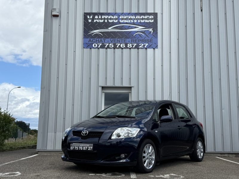 TOYOTA Auris 2.0L 126ch D-4D Terra 5p Garantie 6 Mois