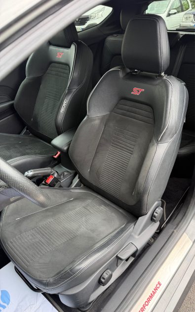 FORD FIESTA - 1.5 ECOBOOST - 200 CH - ST PACK - GARANTIE 3 MOIS  