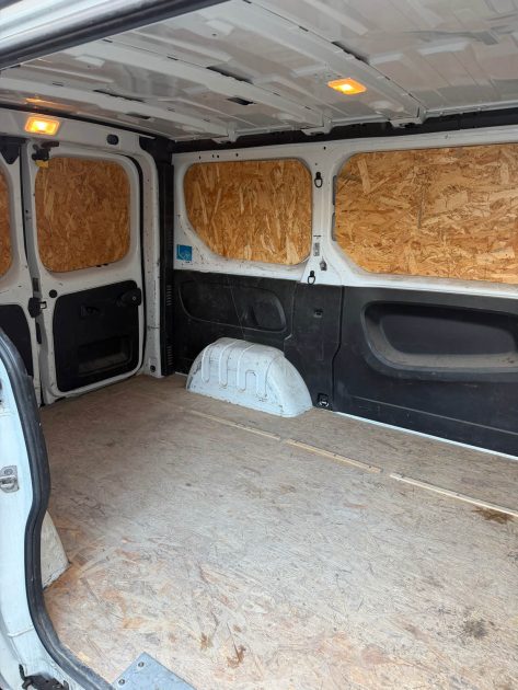RENAULT TRAFIC 3 - 1.6 DCI - L1H1 - 125 CH - GRAND CONFORT  - GARANTIE 3 MOIS - TVA RECUPERABLE