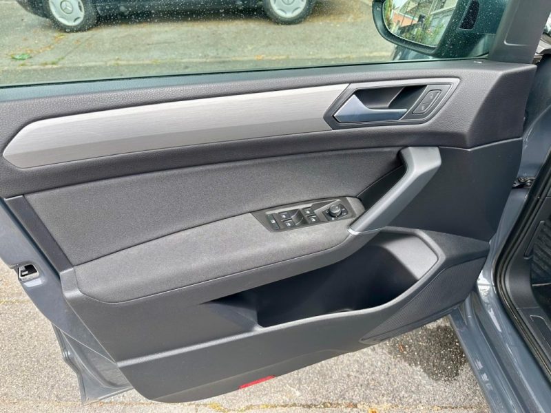 VOLKSWAGEN TOURAN 2.0 TDI 150 LIFE DSG 7 Places