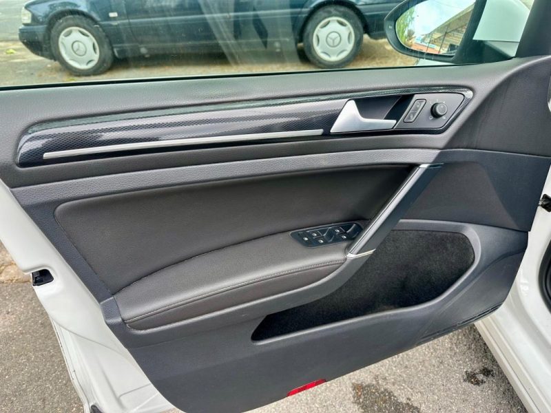 VOLKSWAGEN GOLF VII 2.0 TDI 150 R-LINE DSG 