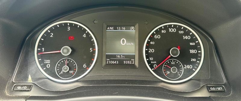 VOLKSWAGEN TIGUAN 2.0 TDI 140 R-LINE 4Motion