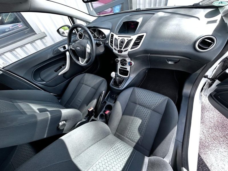 FORD FIESTA 1.6 TDCi TITANIUM 95CV ( PREMIERE MAIN ) 