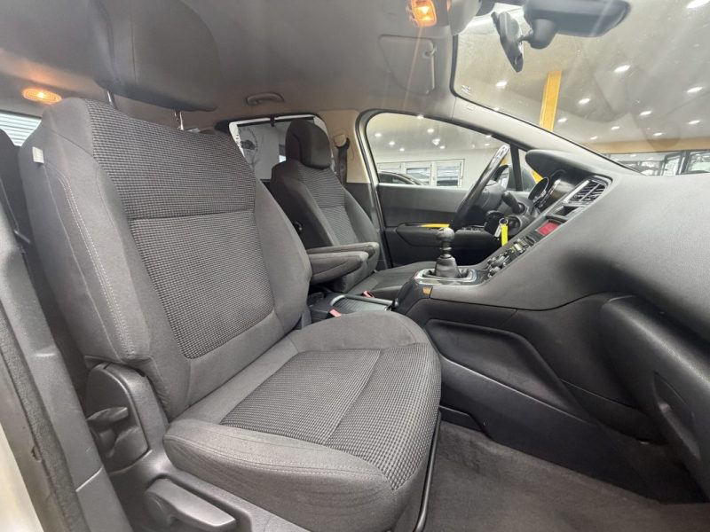 PEUGEOT 5008 1.6 THP 156 CH