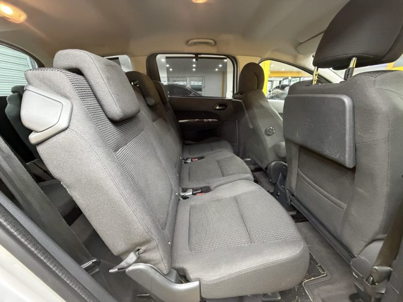 PEUGEOT 5008 1.6 THP 156 CH