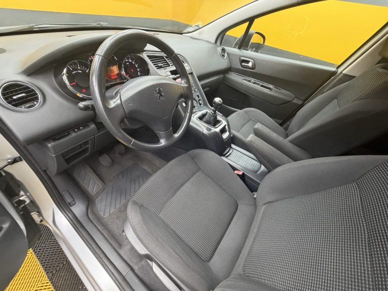 PEUGEOT 5008 1.6 THP 156 CH