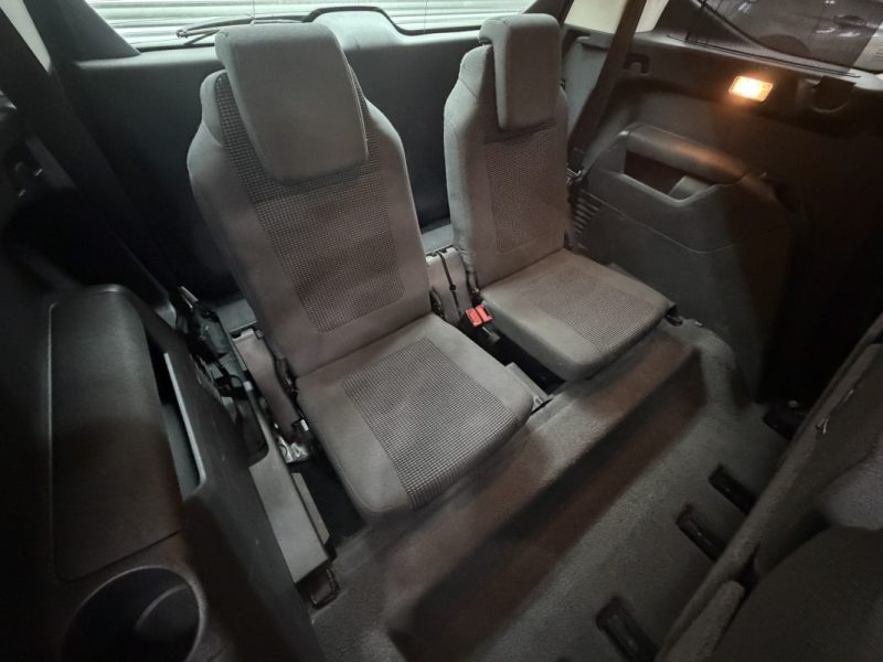 PEUGEOT 5008 1.6 THP 156 CH