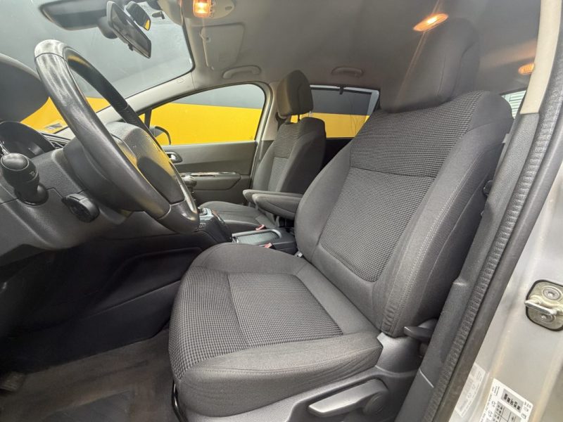 PEUGEOT 5008 1.6 THP 156 CH