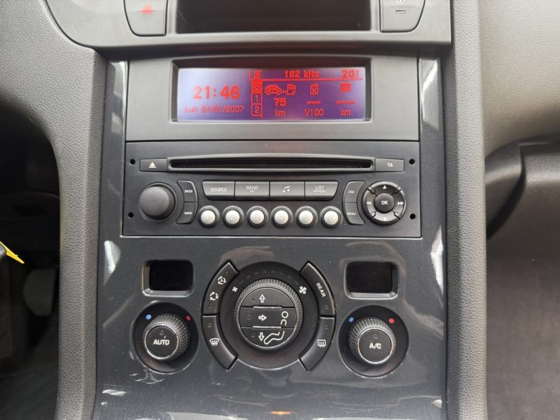 PEUGEOT 5008 1.6 THP 156 CH