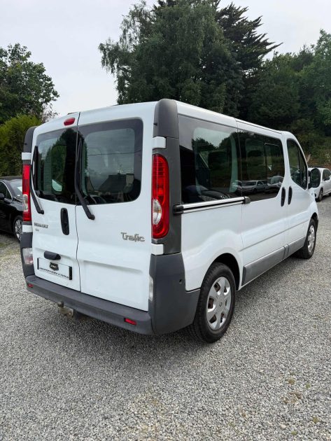 RENAULT TRAFIC PASSENGER L1H1 2.0DCI 90 AUTHENTIQUE 2013