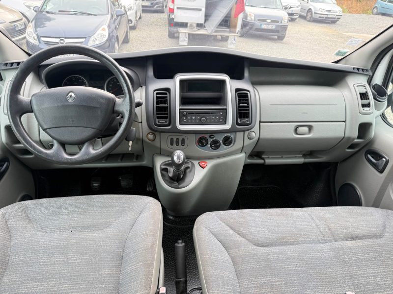 RENAULT TRAFIC PASSENGER L1H1 2.0DCI 90 AUTHENTIQUE 2013