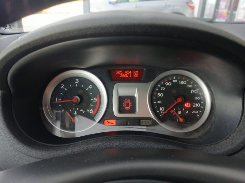 RENAULT CLIO III 1.5 DCI 85 EXCEPTION 2008  *** Vendu dans l' état à pro ou export ***