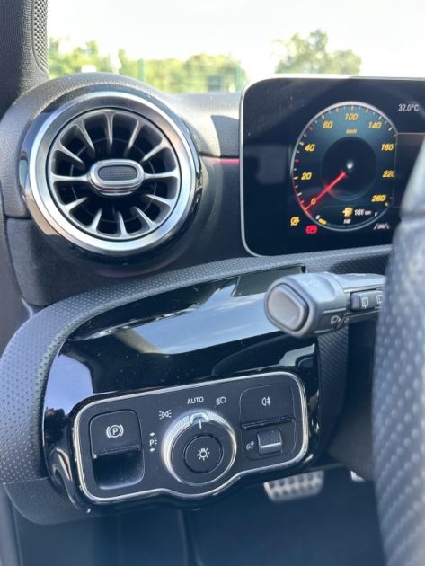 MERCEDES CLASSE A A180 d AMG LINE 7G-DCT 2019 ENTRETIEN GARANTIE 12 MOIS
