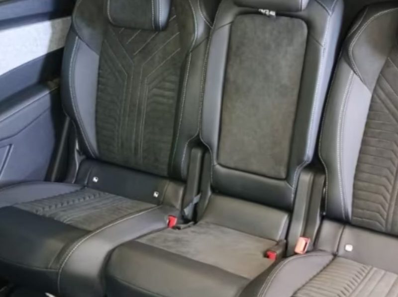 PEUGEOT 5008 GT 2025