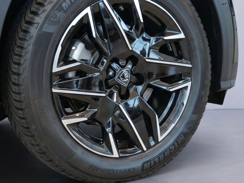 PEUGEOT 5008 GT 2025