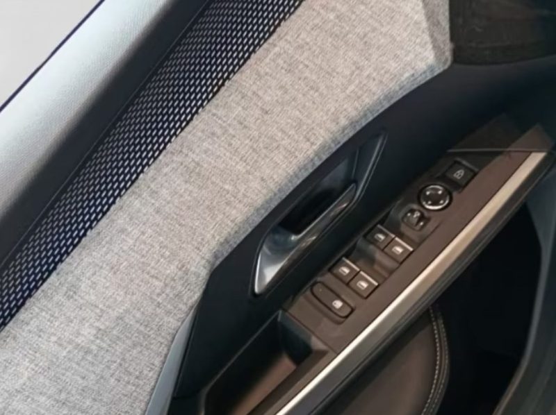 PEUGEOT 5008 GT 2025