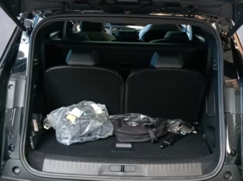 PEUGEOT 5008 GT 2025