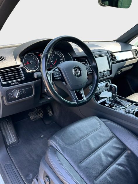VOLKSWAGEN TOUAREG R-LINE 3.0 TDI V6 4MOTION