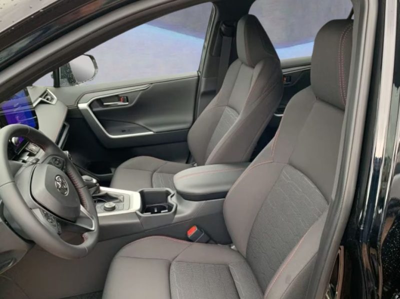 TOYOTA TOYOTA RAV4 PREMIUM 2025