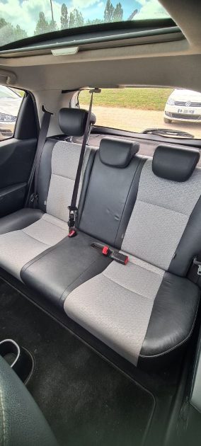 TOYOTA Yaris - 1.33 VVT-i 100ch essence boite automatique
