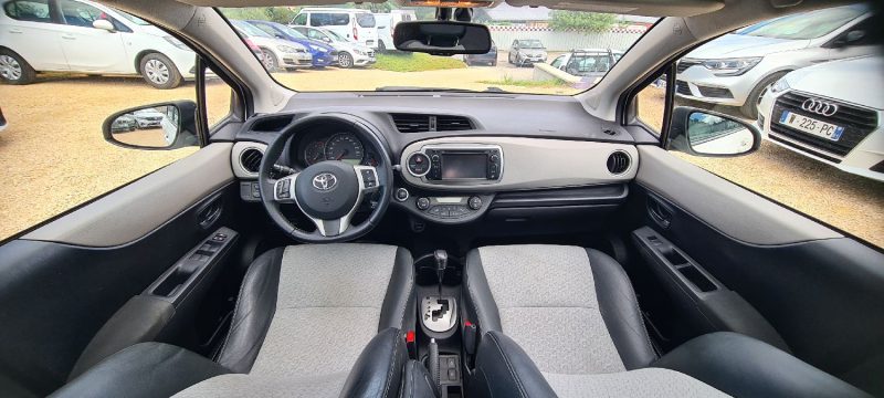 TOYOTA Yaris - 1.33 VVT-i 100ch essence boite automatique