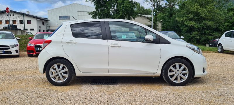 TOYOTA Yaris - 1.33 VVT-i 100ch essence boite automatique