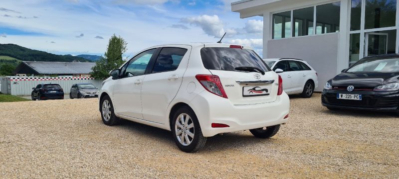 TOYOTA Yaris - 1.33 VVT-i 100ch essence boite automatique