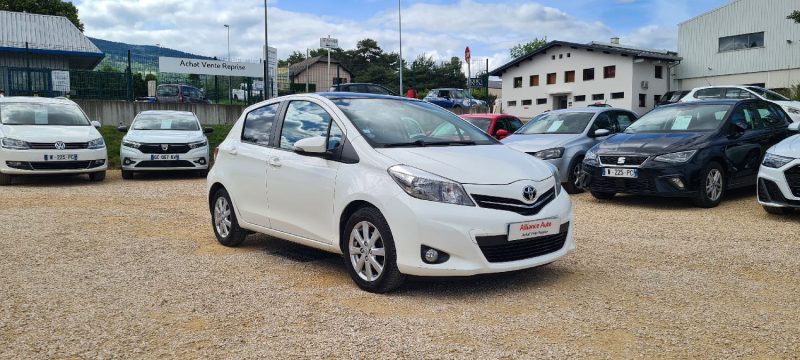TOYOTA Yaris - 1.33 VVT-i 100ch essence boite automatique