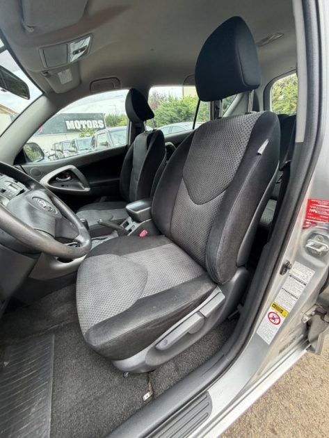 TOYOTA RAV4 2.0 2008 - BVA - Camera recuk - Distrib ok - Parfait Etat - Suivit TOYOTA