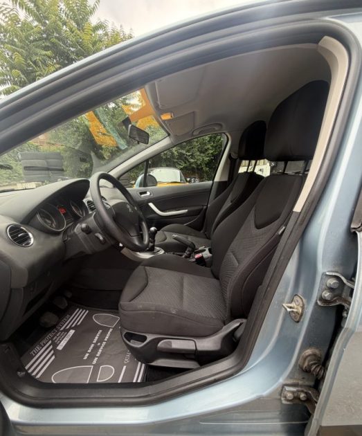 PEUGEOT 308 1.4 VTI ACCESS 2011 - 66 100Kms - Distrib ok - Premier Main  - Suivit PEUGEOT