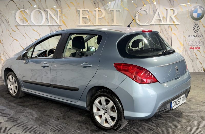 PEUGEOT 308 1.4 VTI ACCESS 2011 - 66 100Kms - Distrib ok - Premier Main  - Suivit PEUGEOT
