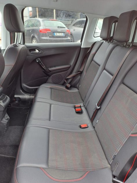 PEUGEOT 2008 1.2 PURE TECH 110 ALLURE EAT 2017