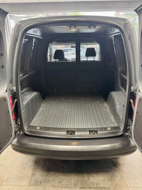 VOLKSWAGEN CADDY VAN 1.6 TDI 102 BUSINESS 2015
