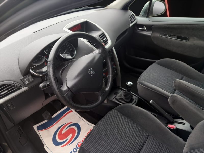 PEUGEOT 207 1.6 VTI 120 cv Executive - 56 000 km -
