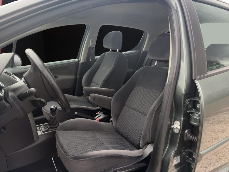PEUGEOT 207 1.6 VTI 120 cv Executive - 56 000 km -