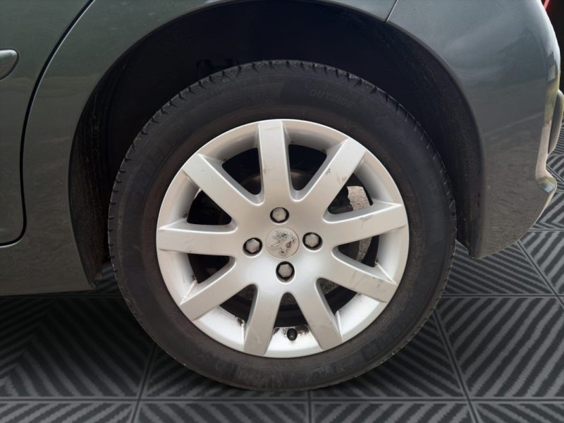 PEUGEOT 207 1.6 VTI 120 cv Executive - 56 000 km -