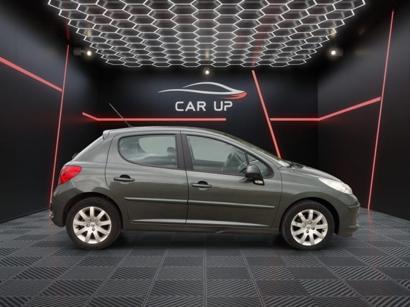 PEUGEOT 207 1.6 VTI 120 cv Executive - 56 000 km -
