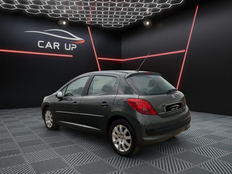 PEUGEOT 207 1.6 VTI 120 cv Executive - 56 000 km -