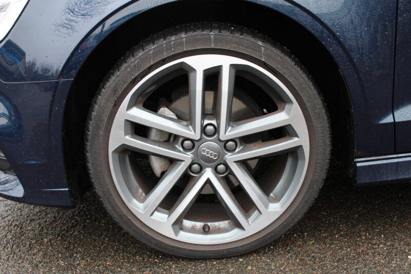 AUDI A3 BERLINE 30 TFSI DESIGN LUXE S LINE