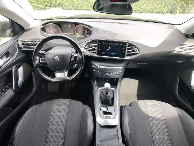 Peugeot 308 Allure Business – 74 500 km – Caméra recul / Attelage