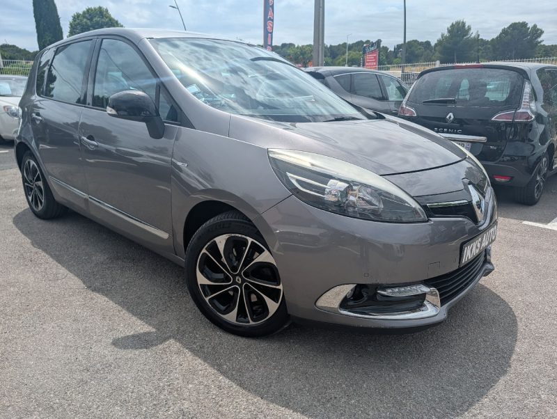 RENAULT SCENICIII 1.6 DCI 130 BOSE ENTRETIEN EXCLUSIF RENAULT  EXCELLENT ETAT GARANTIE 12 MOIS