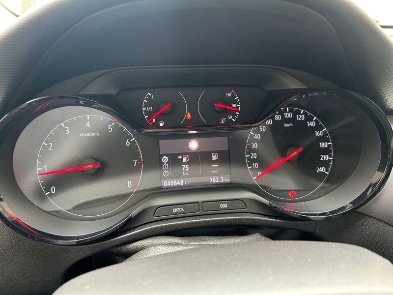OPEL CROSSLAND 1.2 83 EDITION 06/2022 PRIX TTC : 8490 € PRIX HT : 7075 € 