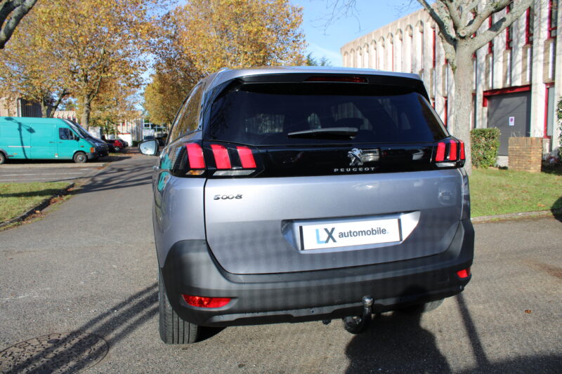 PEUGEOT 5008 2017