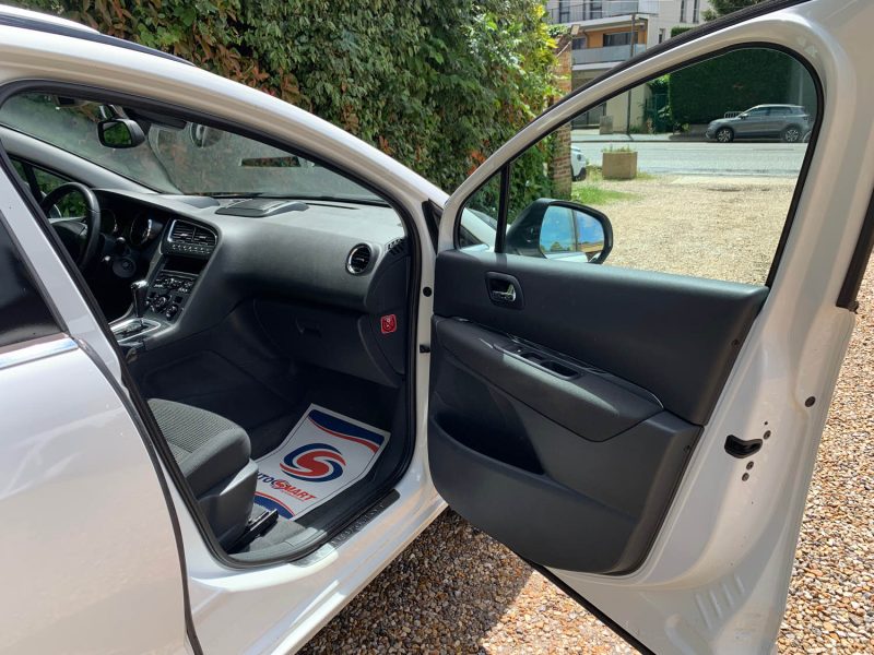 PEUGEOT 5008 PE43176 2016